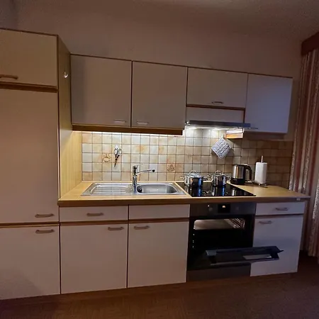 Haus Saxer شقة ميدرز