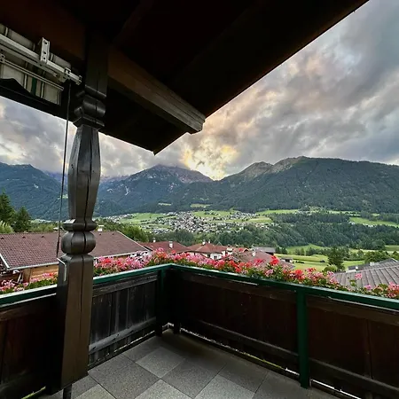 Haus Saxer Apartament