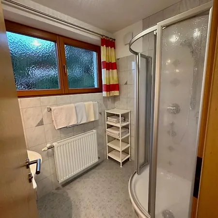 Haus Saxer Apartman *