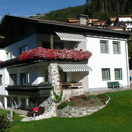 Haus Saxer Lägenhet Mieders